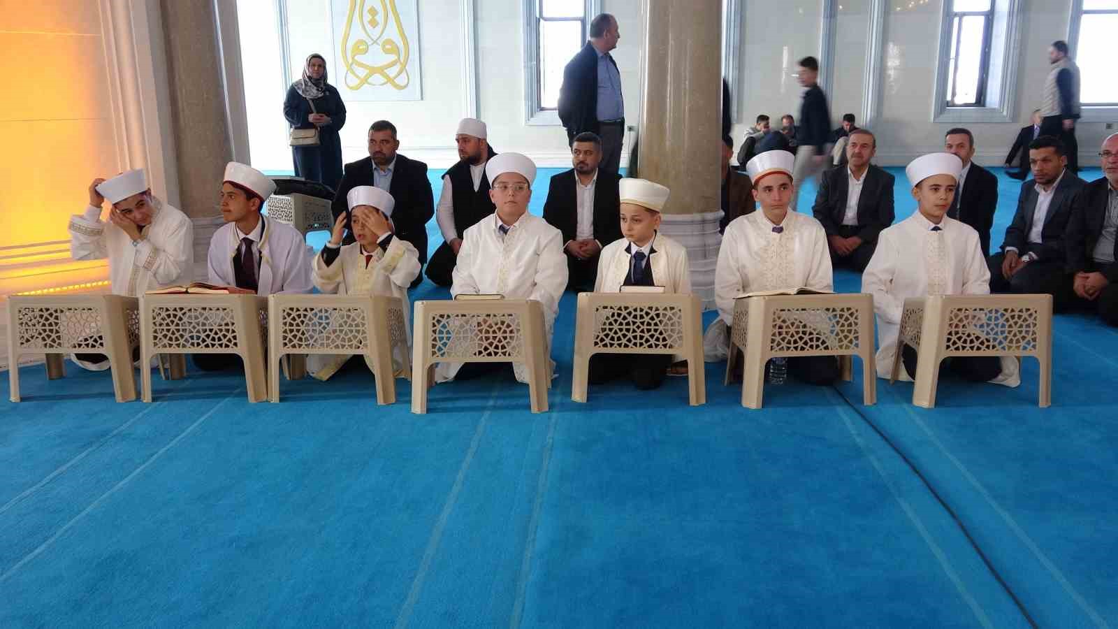 Kur&rsquo;an-ı Kerim&rsquo;i Y&uuml;z&uuml;nden G&uuml;zel Okuma Yarışması T&uuml;rkiye Finali Trabzon&rsquo;da yapıldı